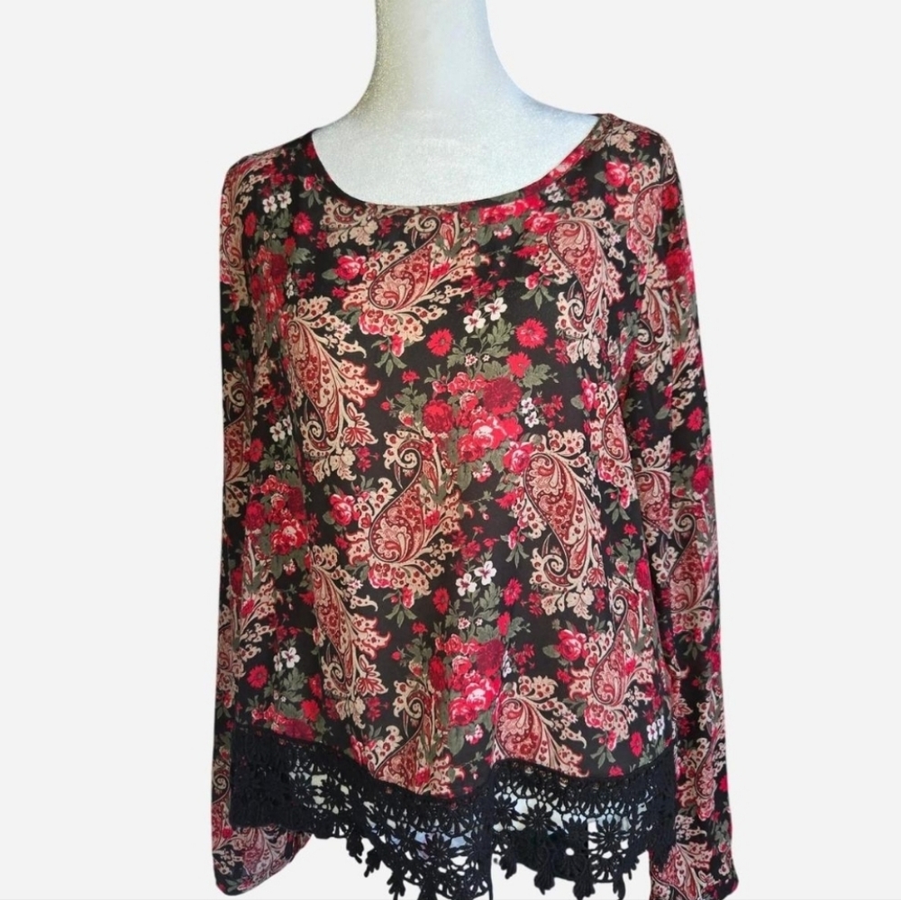 Xhilaration Floral Blouse with Lace Trim – Size Large